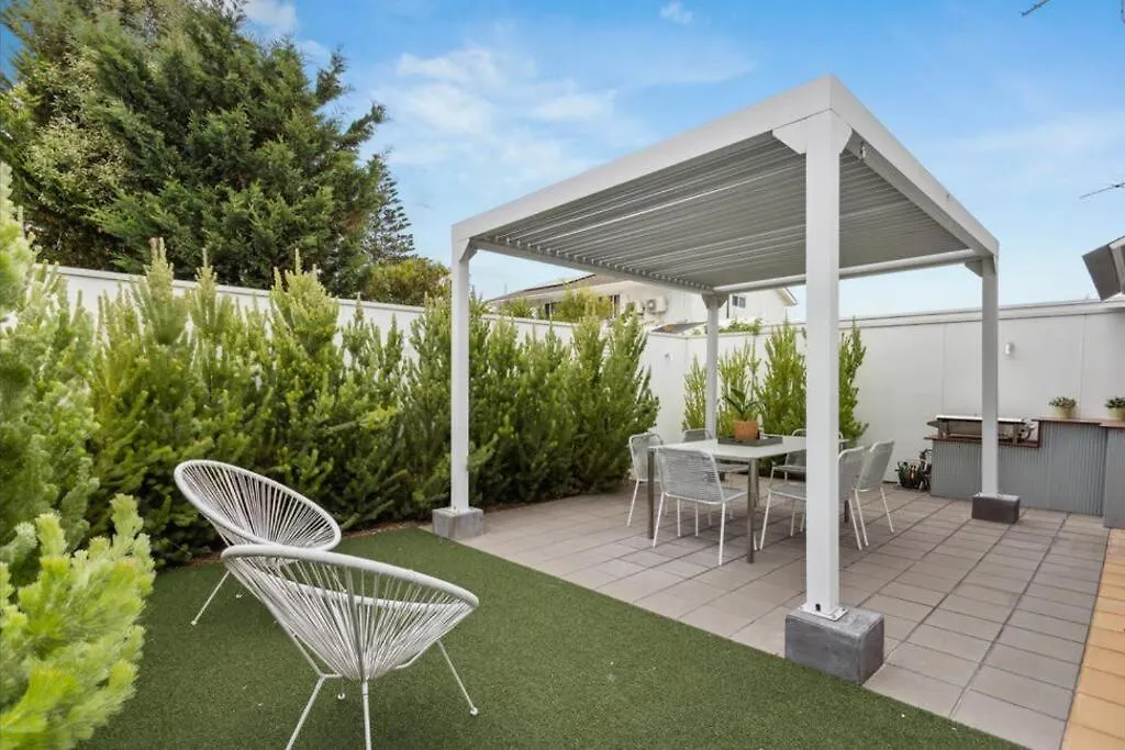 Holiday home Sunset Sands On Esplanade By Host Solutions West Beach Australia