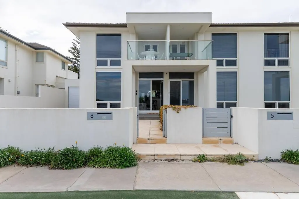 Sunset Sands On Esplanade By Host Solutions West Beach 0*,