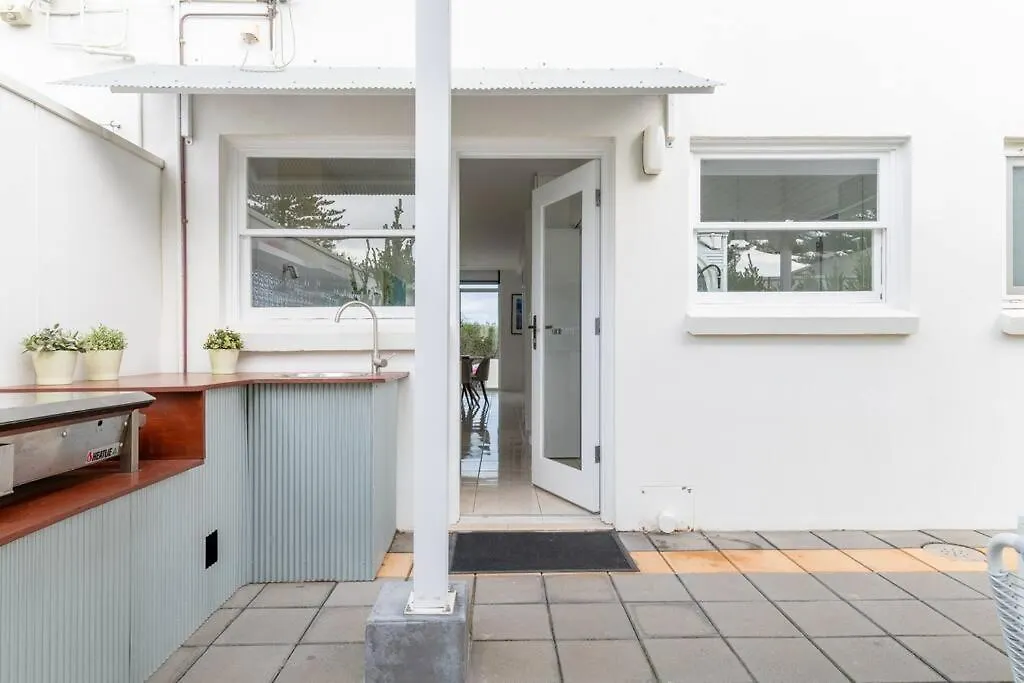 Sunset Sands On Esplanade By Host Solutions West Beach Holiday home